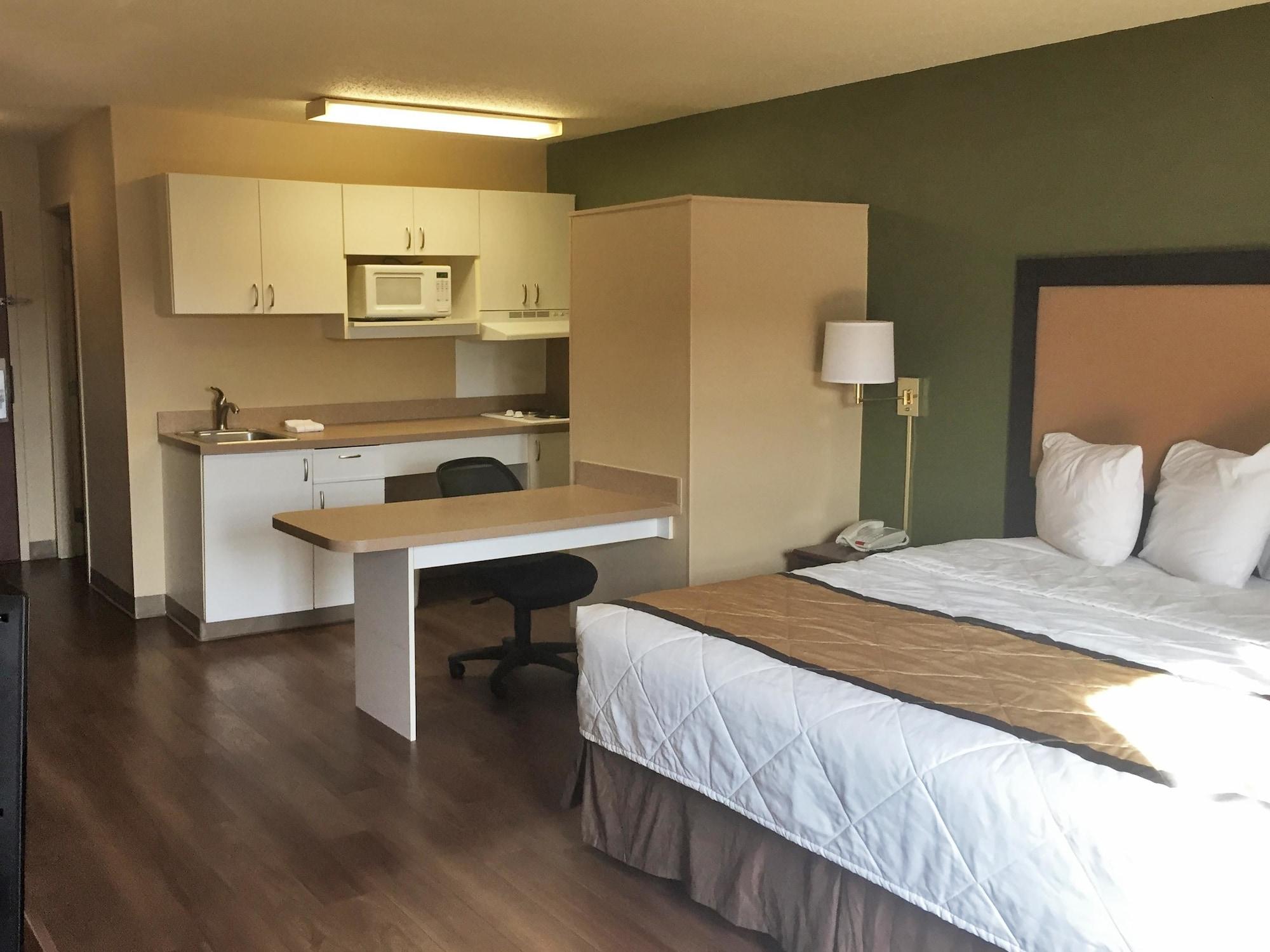 Extended Stay America Suites - Detroit - Madison Heights Bagian luar foto