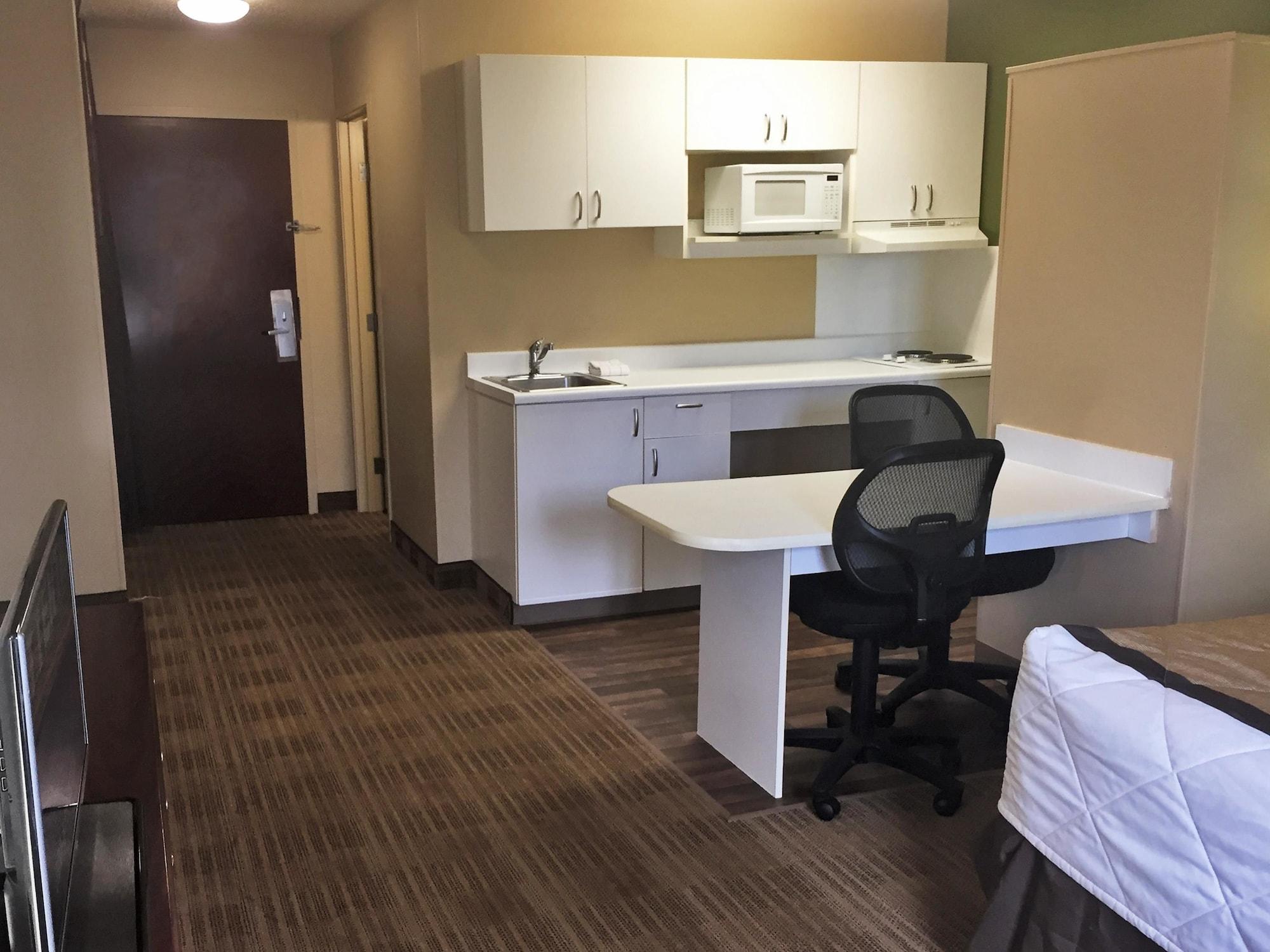 Extended Stay America Suites - Detroit - Madison Heights Bagian luar foto