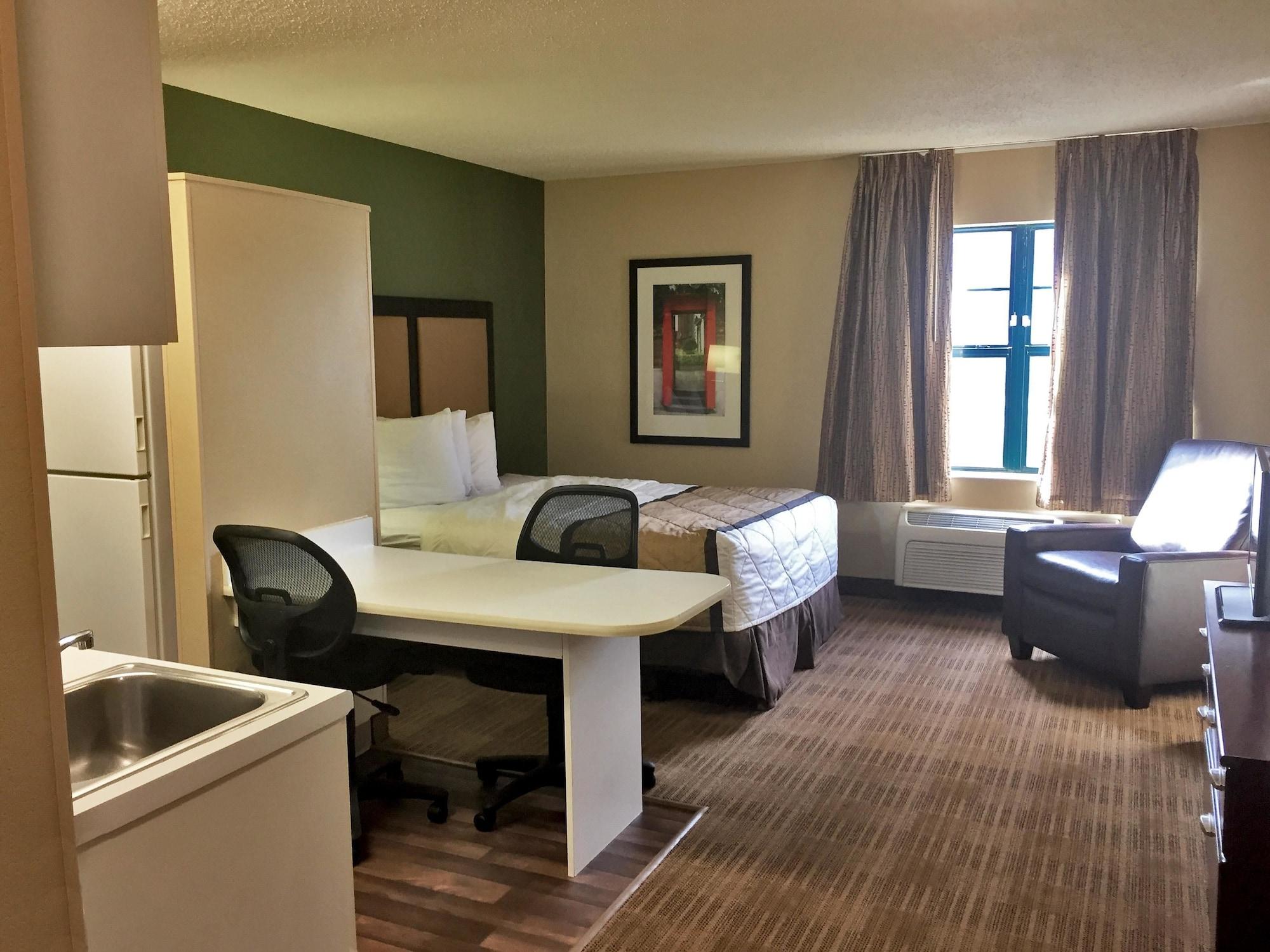 Extended Stay America Suites - Detroit - Madison Heights Bagian luar foto