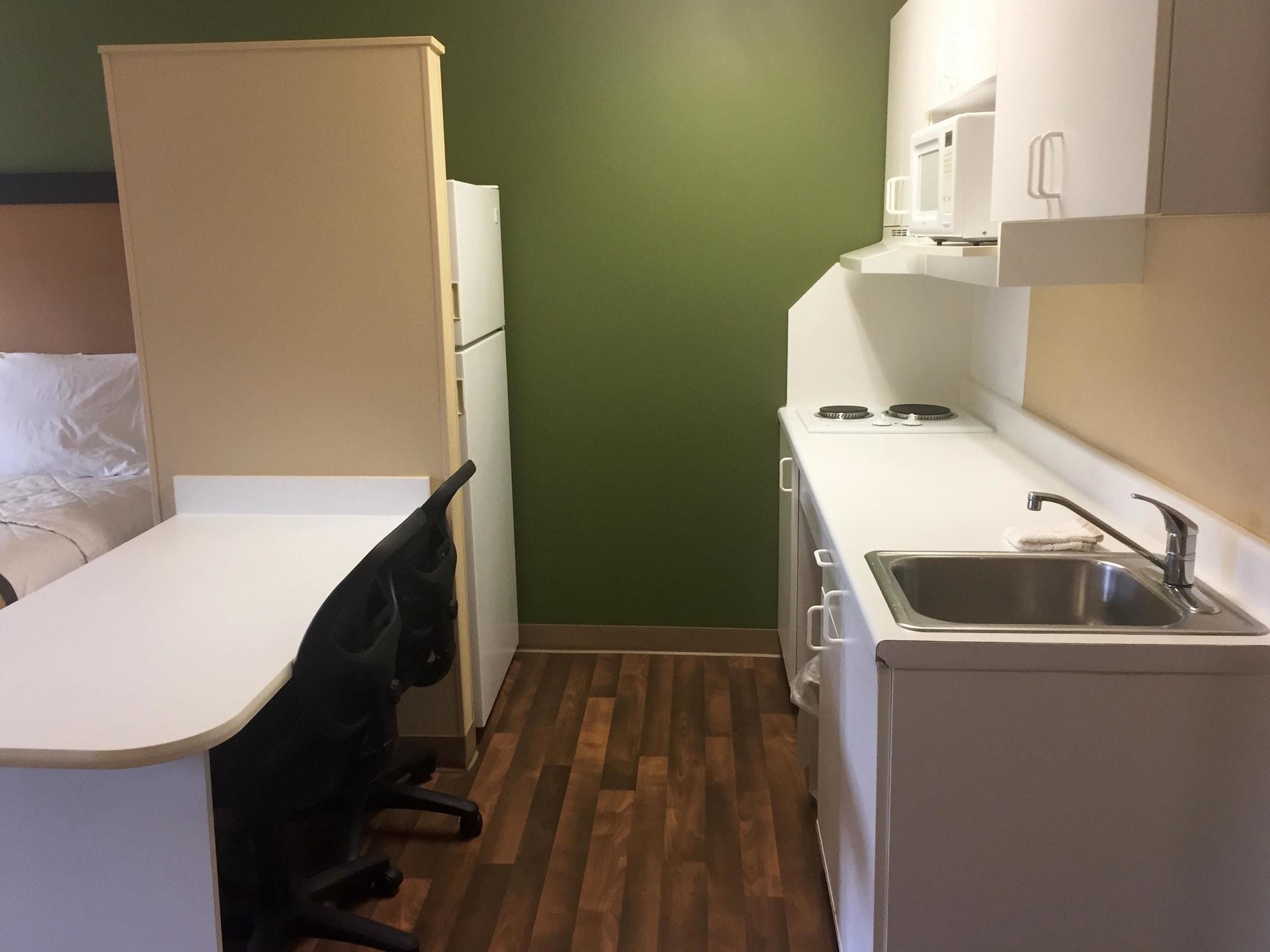 Extended Stay America Suites - Detroit - Madison Heights Bagian luar foto