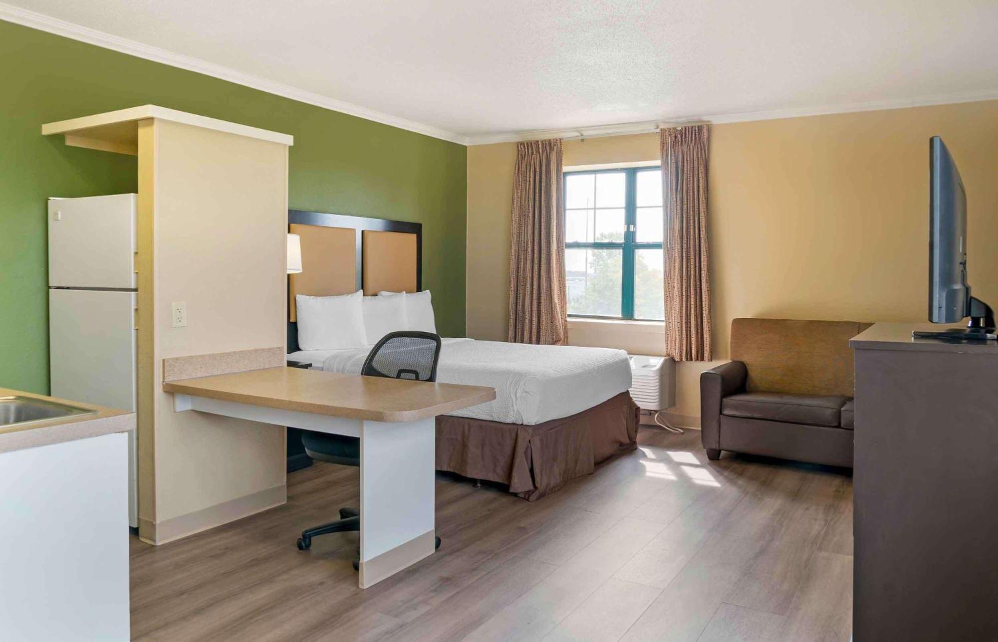 Extended Stay America Suites - Detroit - Madison Heights Bagian luar foto