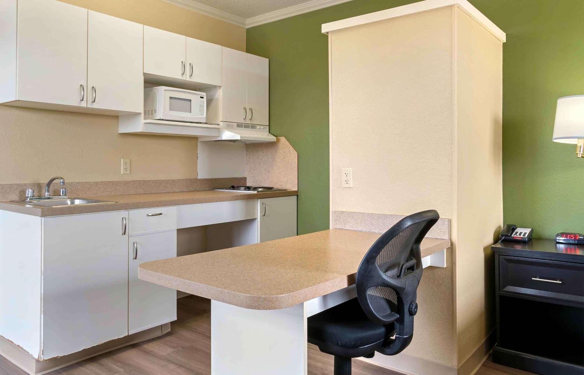 Extended Stay America Suites - Detroit - Madison Heights Bagian luar foto