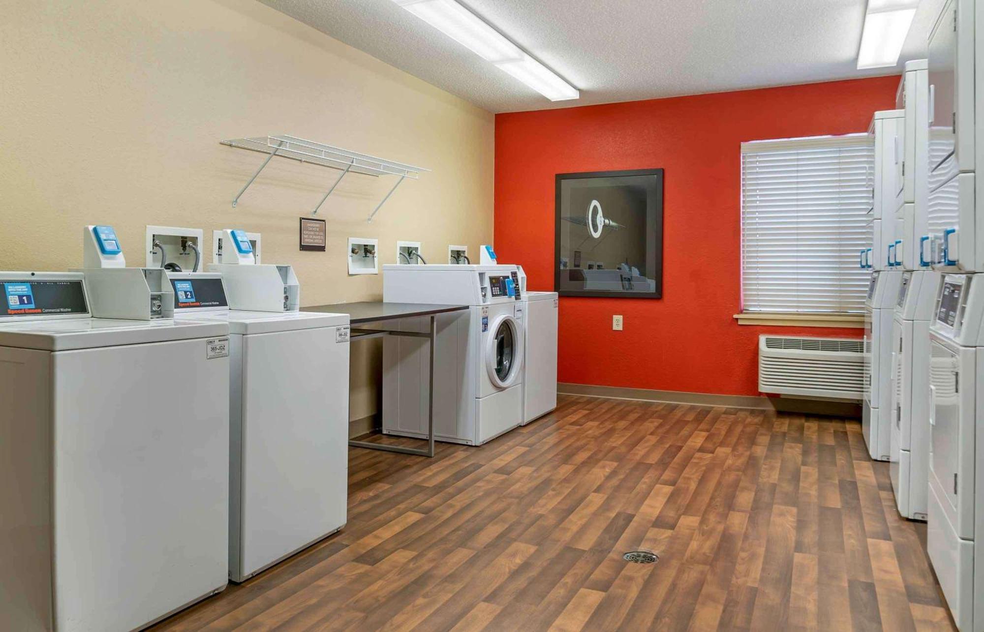 Extended Stay America Suites - Detroit - Madison Heights Bagian luar foto
