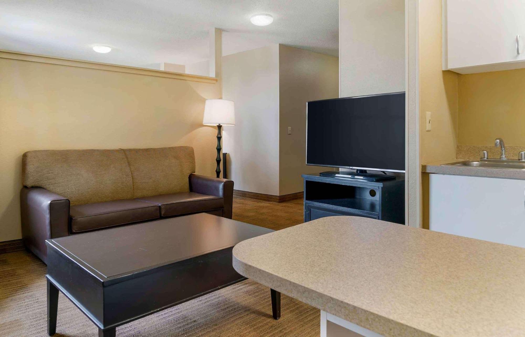 Extended Stay America Suites - Detroit - Madison Heights Bagian luar foto