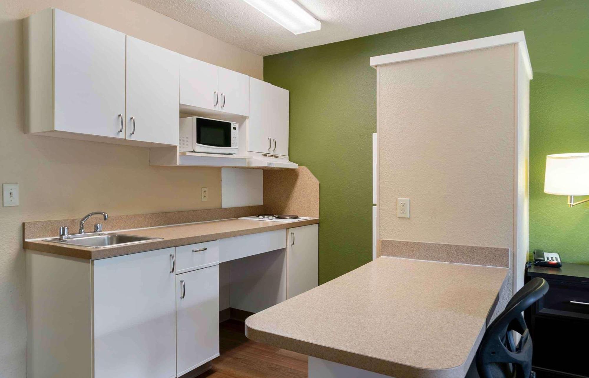 Extended Stay America Suites - Detroit - Madison Heights Bagian luar foto