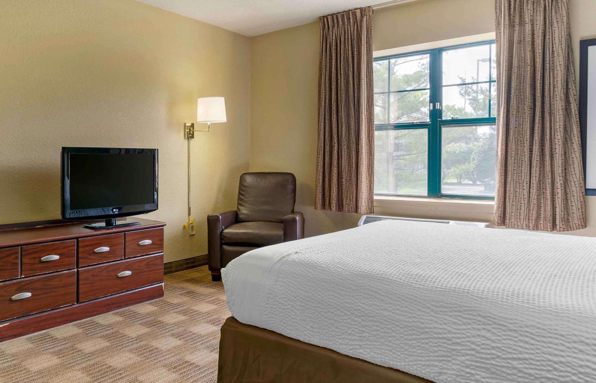 Extended Stay America Suites - Detroit - Madison Heights Bagian luar foto