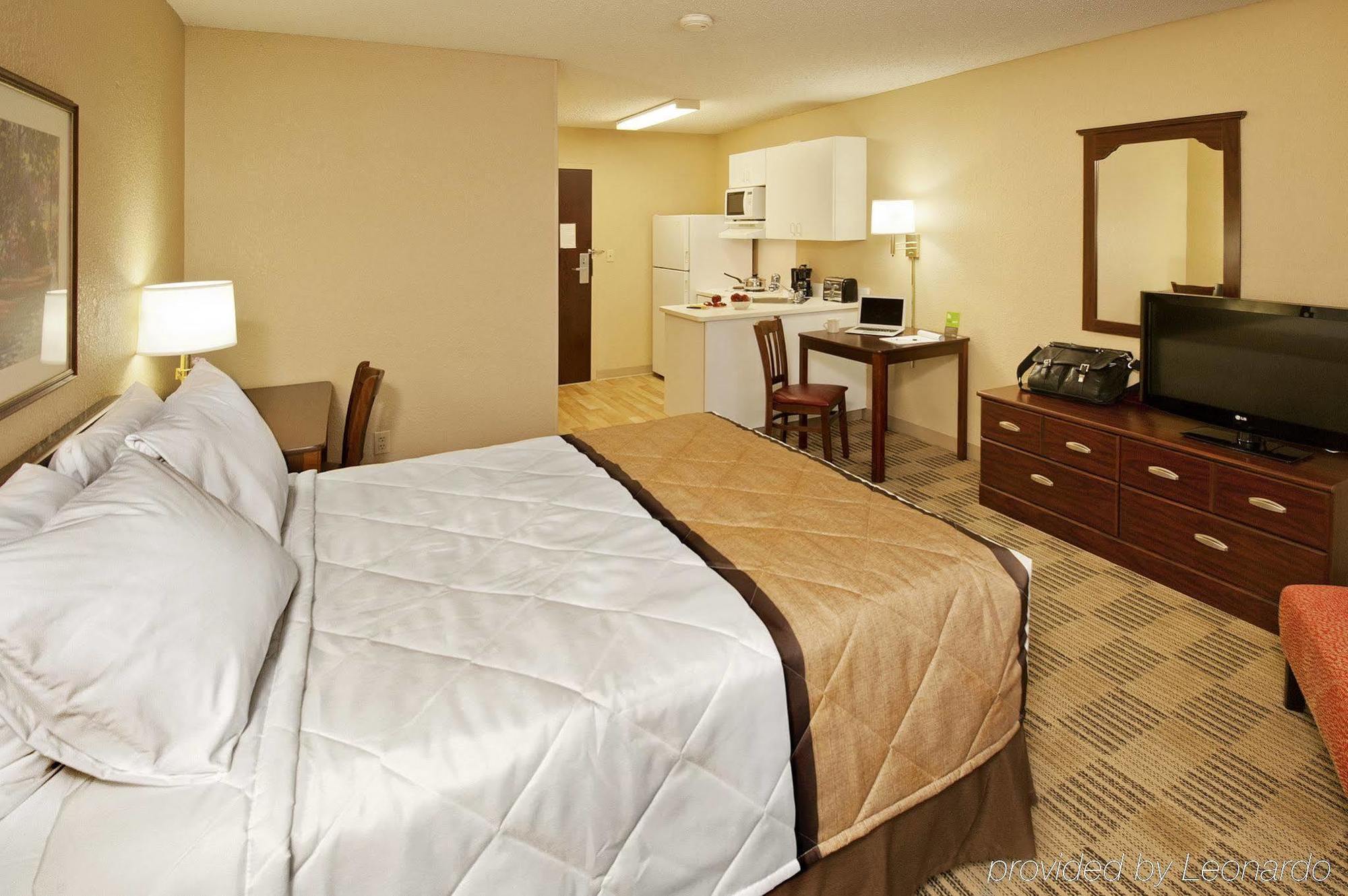 Extended Stay America Suites - Detroit - Madison Heights Bagian luar foto